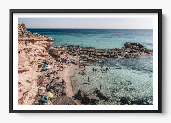 Calo Des Mort in a Black frame