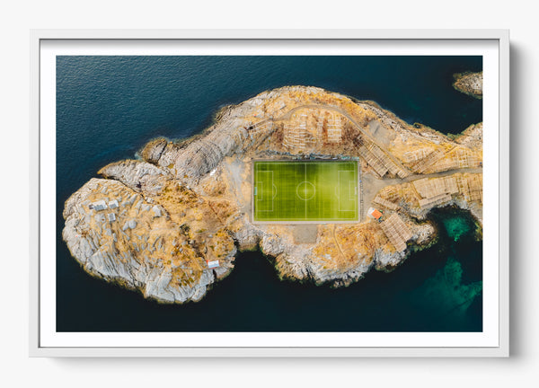 Play Anywhere in a White frame