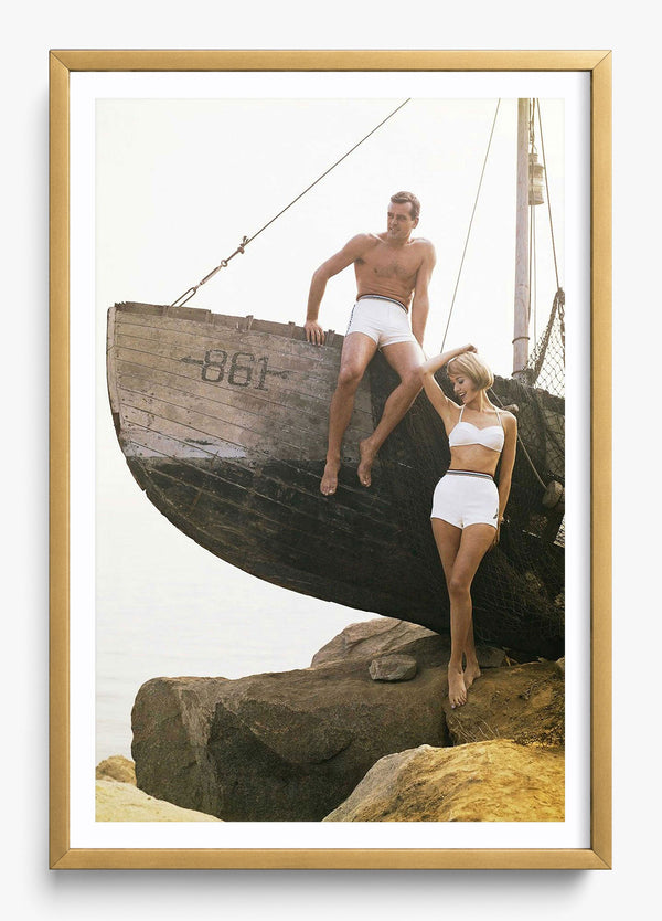 Ship Wreck Island in a Gold frame