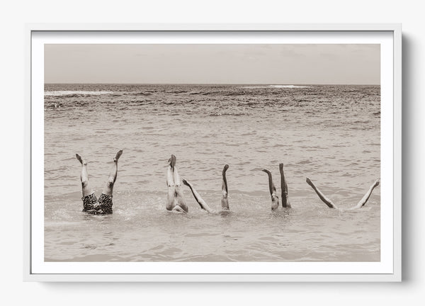 Endless Play in a White frame