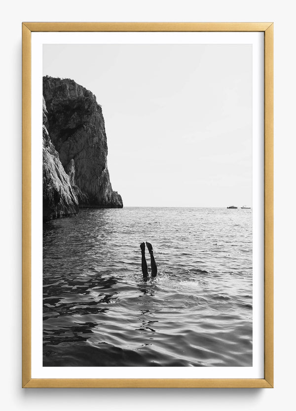 Free Dive in a Gold frame