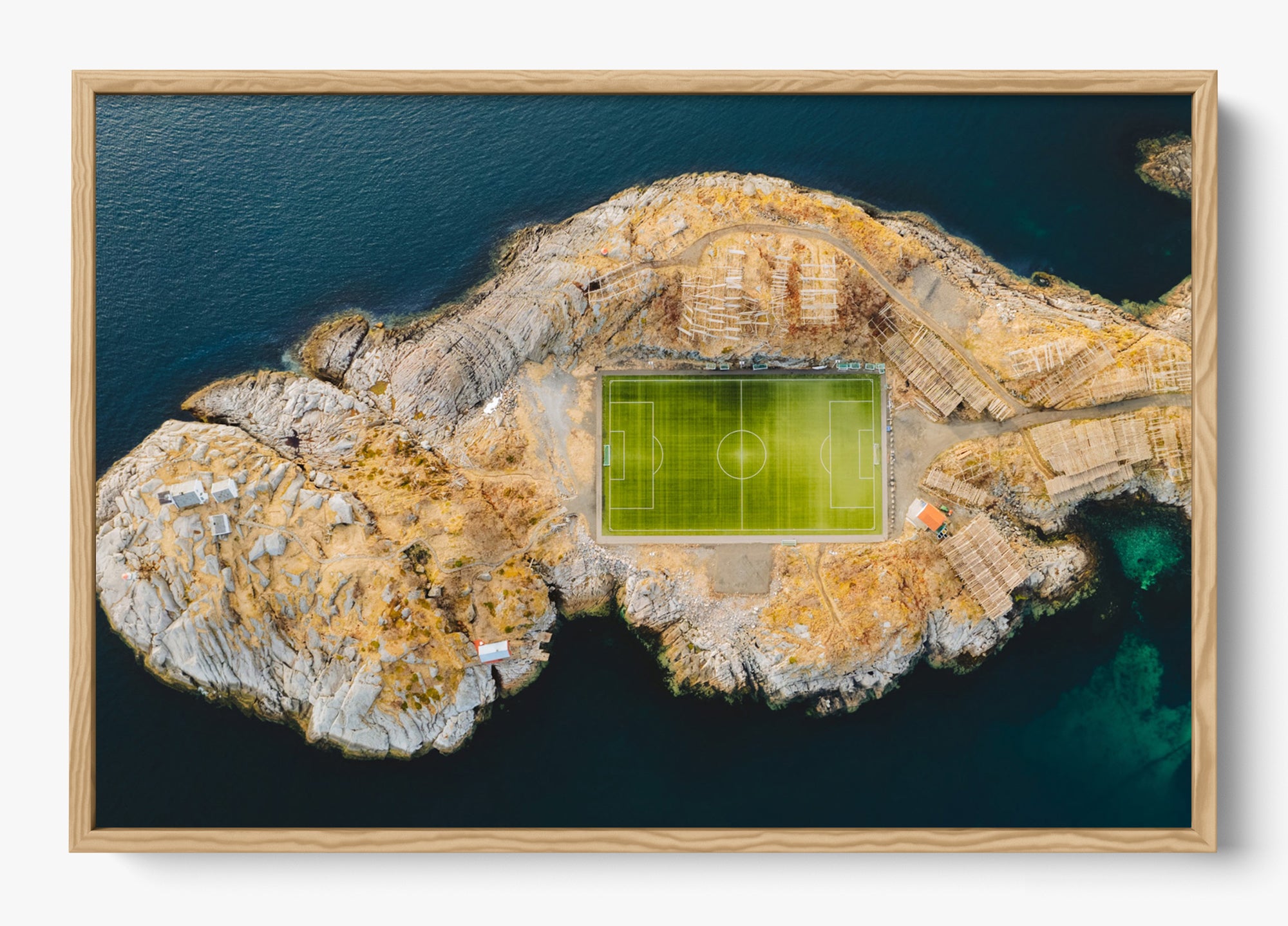 Play Anywhere H E L M   O A R